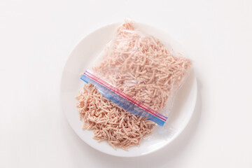 ［岩手県産］若鶏　もも　挽き肉　（冷凍）