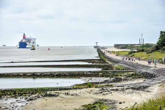 Hoek van Holland, Zuid-Holland, Nederland, Holland, Europa, kustplaats, Nieuwe Waterweg,  Noordzee,    Maeslantkering, water, gevaarlijk, scheepvaart, golven, haven