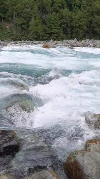 Saltos del R&iacute;o Petrohu&eacute;, Regi&oacute;n de Los Lagos, comuna de Puerto Varas., Chile, Parque Nacional Vicente P&eacute;rez Rosales. Enero 2023