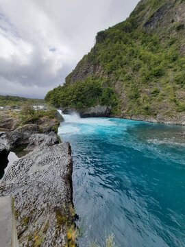 Saltos del R&iacute;o Petrohu&eacute;, Regi&oacute;n de Los Lagos, comuna de Puerto Varas., Chile, Parque Nacional Vicente P&eacute;rez Rosales. Enero 2023