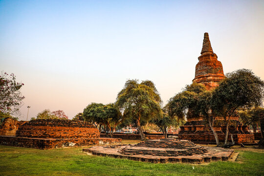 Wat Ratchaburana,beautiful temple Ayutthaya,renowned for treasures. Highlight the prang,which houses large deep crypt,comprising three large rooms.houses relics and filled with numerous Buddha images.