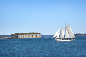 Fototapeta premium Deteriorating Fort Gorges in Casco Bay