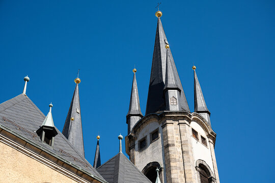 Kircht&uuml;rme der Kirche Sankt Nikolaus und Elisabeth in Cheb ( Eger)