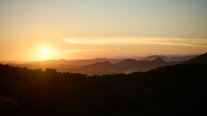 夕日と北摂の山並み