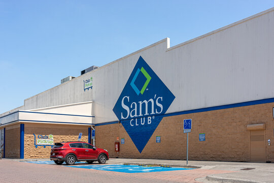 Sam's Club logo, Sams club wholesale superstore facade, Guadalajara, Jalisco, June 24, 2024. 