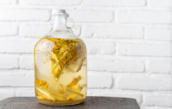  traditional beverage made with fermented pineapple known as tepache. tepatli, Chicha