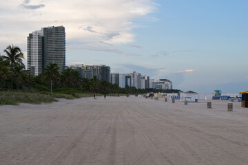 South Beach &egrave; un vivace quartiere situato all'estremit&agrave; meridionale di Miami Beach. Nota per le sue splendide spiagge, l'architettura Art D&eacute;co e la vivace vita notturna