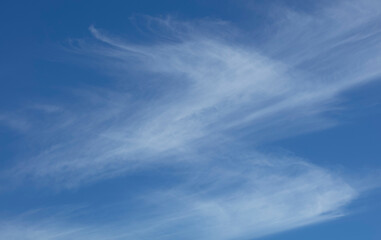 Fototapeta premium Overlay de Ciel bleu Nuageux Léger – Texture Douce pour Ambiances Calmes