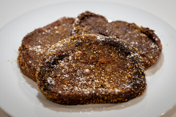 torrijas de vino tinto