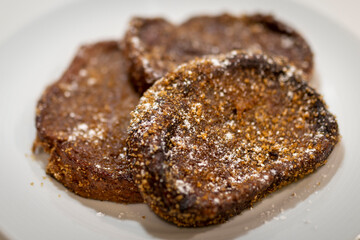 torrijas de vino tinto
