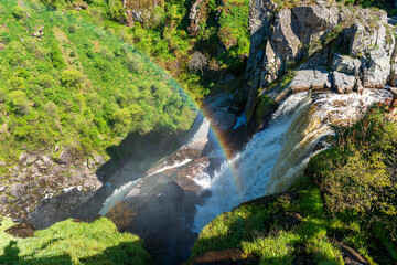 ARCO IRIS Cascada de agua Pozo de los Humos en la naturaleza, Waterfall Pozo de los Humos in nature