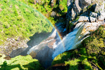 ARCO IRIS Cascada de agua Pozo de los Humos en la naturaleza, Waterfall Pozo de los Humos in nature