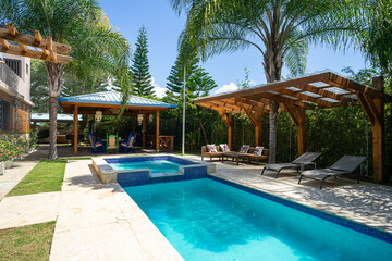 piscina en villa en el campo