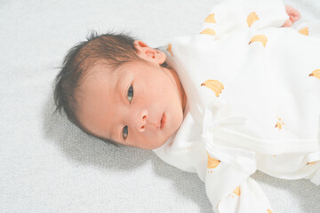 新生児　0ヶ月の赤ちゃん