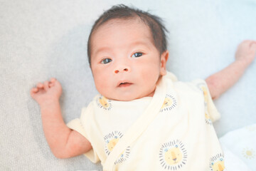 新生児　0ヶ月の赤ちゃん