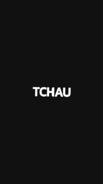 Video with repeating Portuguese text "TCHAU" displayed in circular rotating loop with alternating zoom effect and central blank circle.