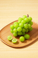 シャインマスカット　Shine Muscat (Green Seedless Grapes)