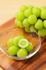 シャインマスカット　Shine Muscat (Green Seedless Grapes)