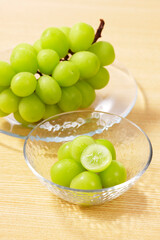 シャインマスカット　Shine Muscat (Green Seedless Grapes)