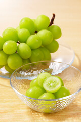 シャインマスカット　Shine Muscat (Green Seedless Grapes)