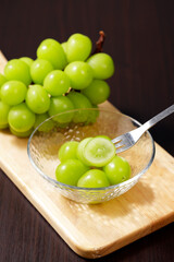 シャインマスカット　Shine Muscat (Green Seedless Grapes)