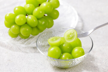 シャインマスカット　Shine Muscat (Green Seedless Grapes)