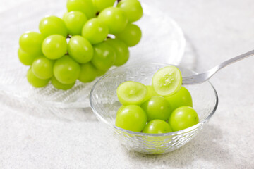 シャインマスカット　Shine Muscat (Green Seedless Grapes)