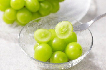 シャインマスカット　Shine Muscat (Green Seedless Grapes)