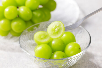 シャインマスカット　Shine Muscat (Green Seedless Grapes)
