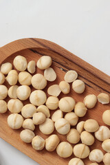 Macadamia on wood place