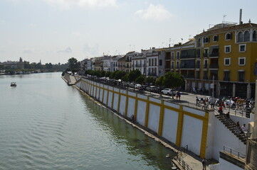 Rio da cidade de Sevilha na Espanha