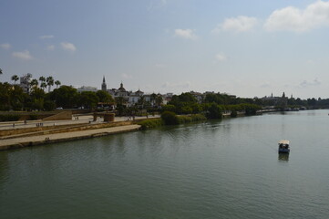 Rio da cidade de Sevilha na Espanha