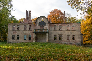 Fototapeta premium Ruins of Palace, two-story structure, rectangular in plan. Lesięcin (village in West Pomeranian Voivodeship), Poland. 