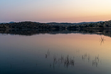 Lac au lever du jour