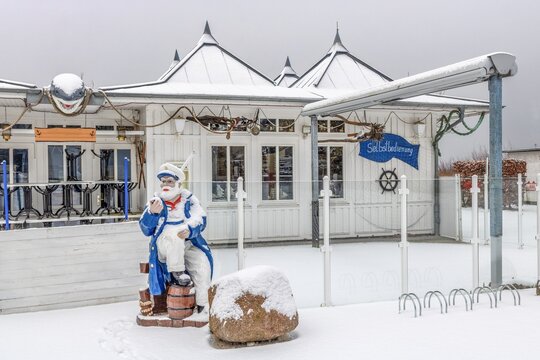 ahlbeck, deutschland - strandlokal im winter