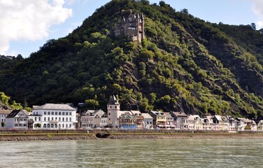 St.Goarshausen mit der Burg Katz