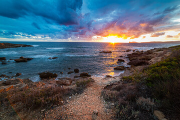 Obraz premium Dramatic sky over the sea at sunset