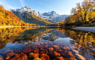 Obraz premium Breathtaking Autumn Morning at Hintersee Lake: Bavarian Alps Fjord with Vibrant Alpine Colors and European Serenity