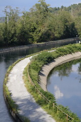 Canale per l'acqua di una diga