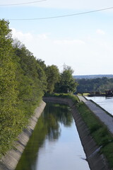 Canale per l'acqua di una diga