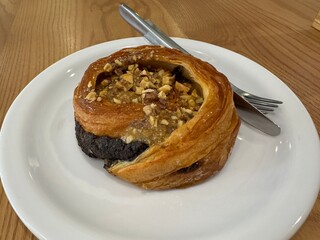 Fresh baked goods on a table in a cafу
