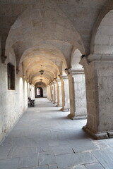 Cloître de l'époque coloniale à Arequipa au Pérou