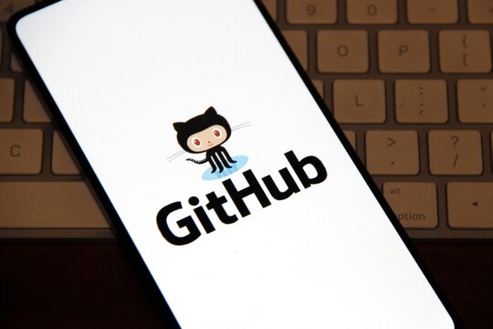 GitHub - Plataforma de hospedagem de c&oacute;digo-fonte e arquivos com controle de vers&atilde;o usando o Git.