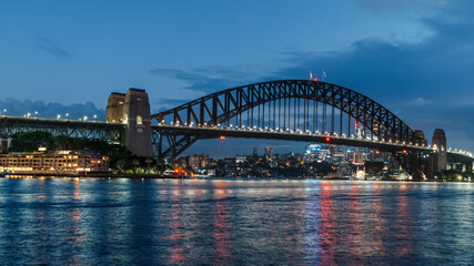 sydney harbour bridge at night
