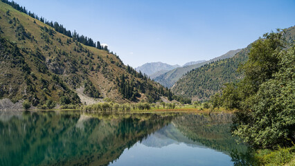 Fototapeta premium a beautiful mountain lake. a lake in the mountains