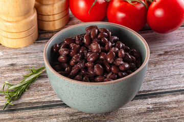 Canned black beans in the bowk