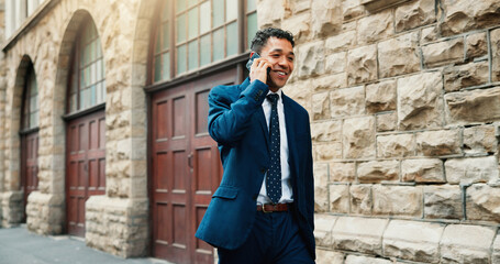Obraz premium Happy, lawyer and walking on street with phone call for client lawsuit, communication and settlement agreement. Court case, man and mobile discussion for contract, legal system and justice for trial.