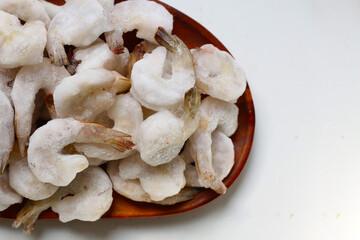 Frosted shrimps preserved for cooking