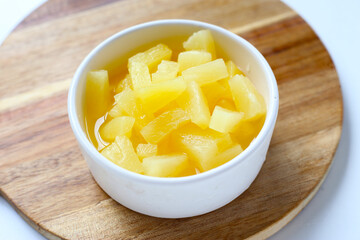 Sweet pineapple chunks in light syrup