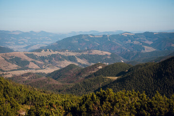 Naklejka premium Scenic Mountain and Hill Landscape